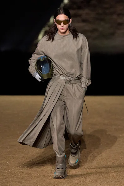 Look 36